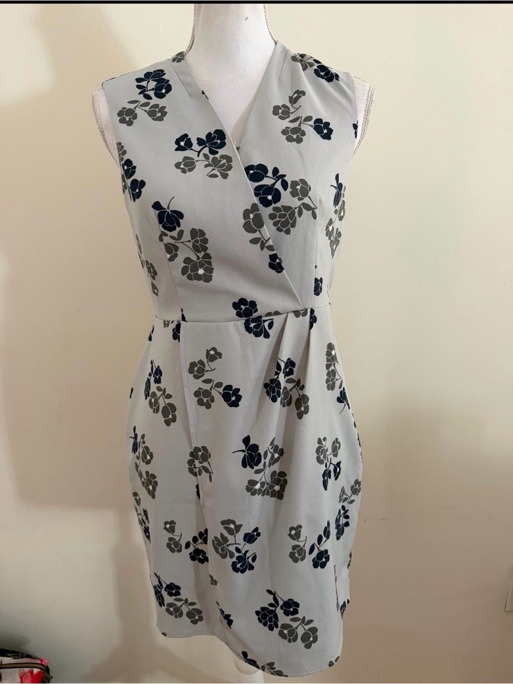 Banana Republic blue floral print faux wrap dress Size 4P NWT $89.99